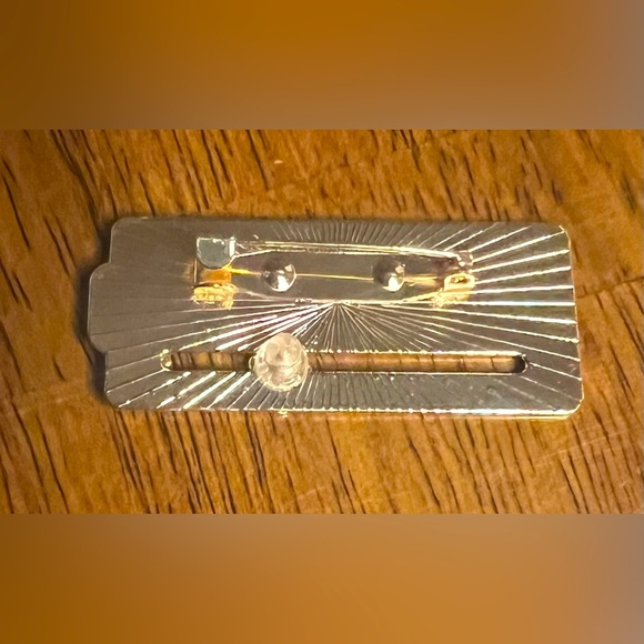 NEW Social Battery Meter Enamel Pin - Black - Picture 2 of 3